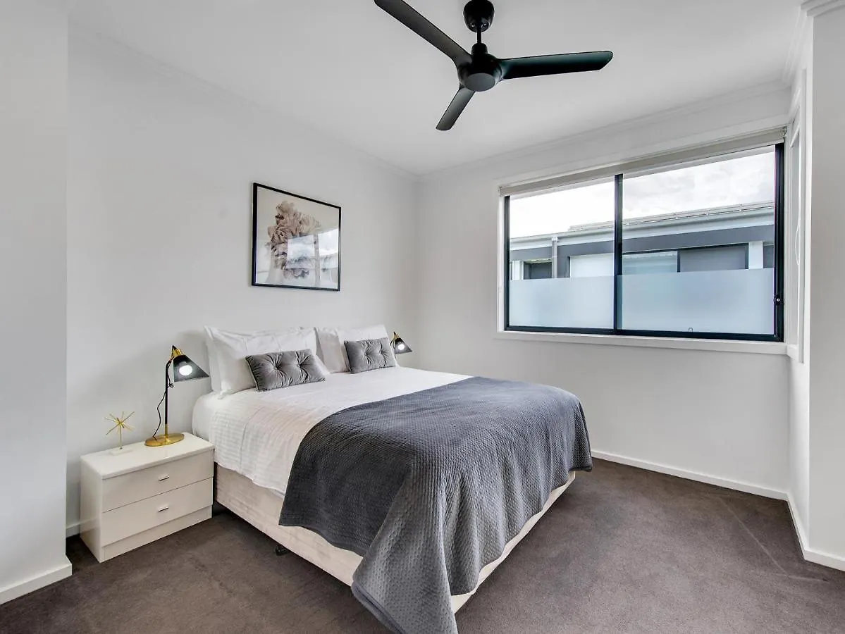 Apartment J24B - Bulimba Home From Home Brisbane Australia