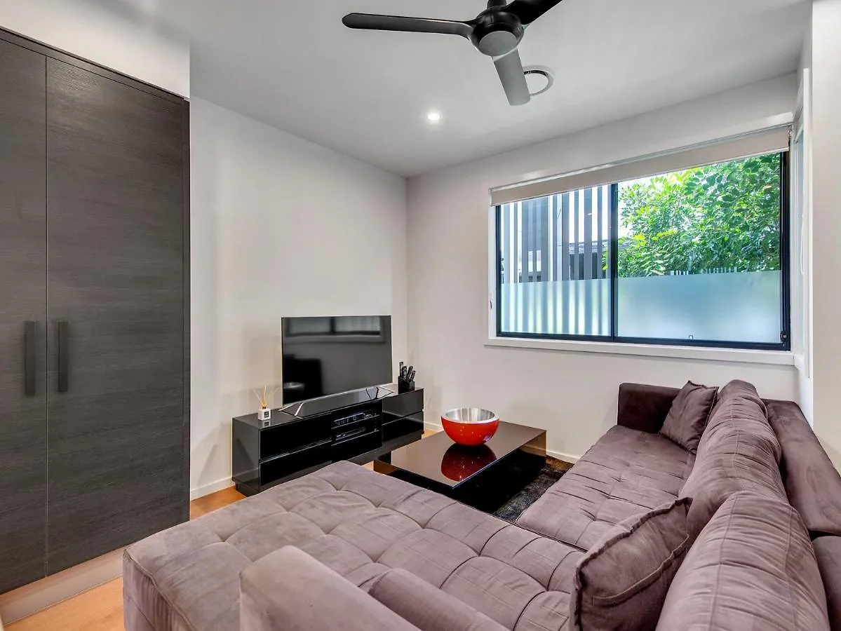 Apartment J24B - Bulimba Home From Home Brisbane