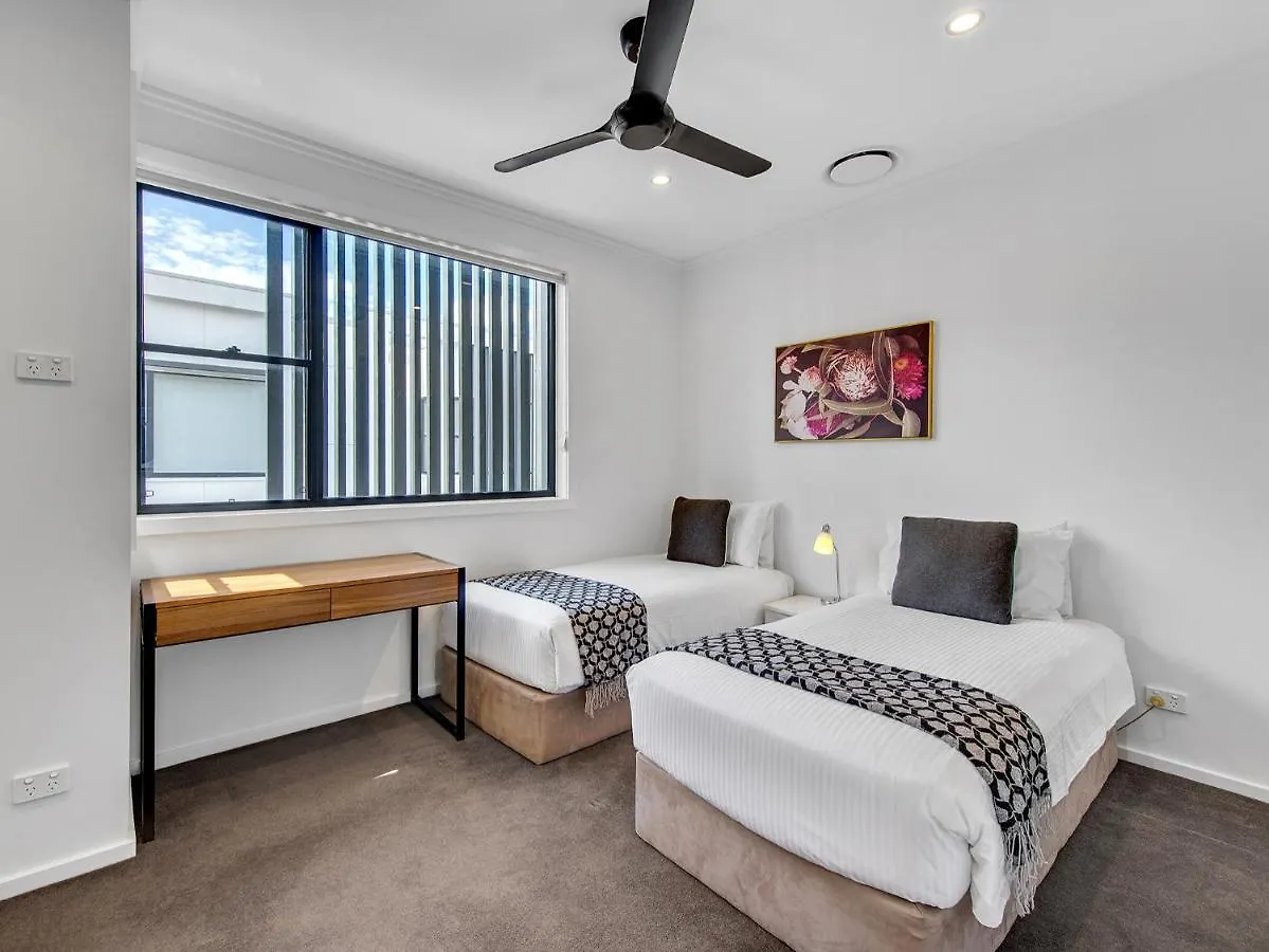 J24B - Bulimba Home From Home Brisbane 0*,